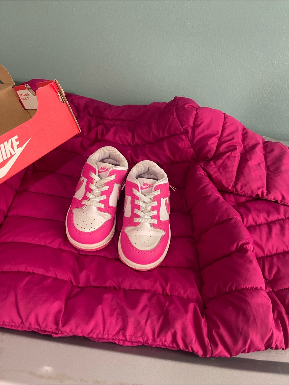 Nike Girls Hot Pink and White Low-Top Sneakers